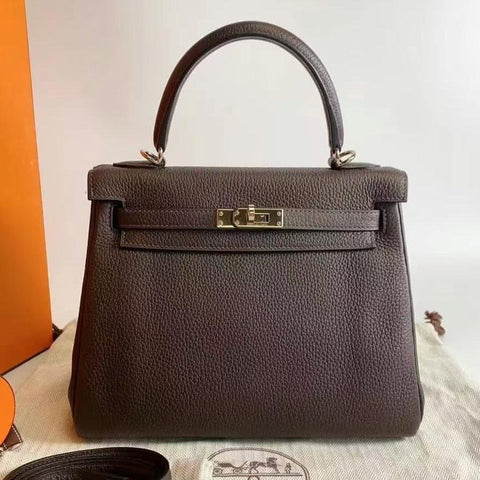 Kelly 25 Ebene Togo