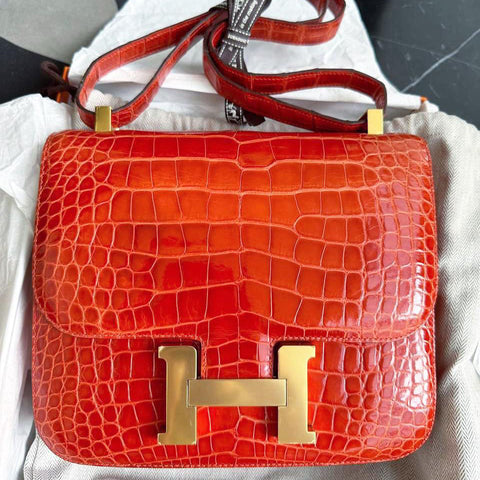 Constance 24 Geranium Shiny Alligator