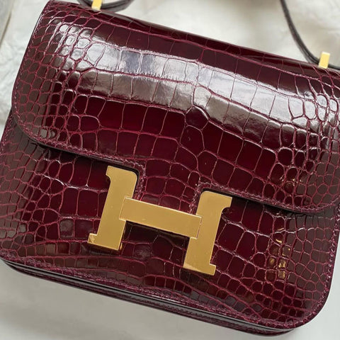 Constance 18 Bordeaux Shiny Alligator