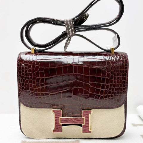 Constance 18 Bordeaux Shiny Alligator Lizard