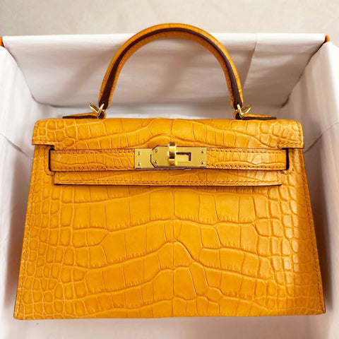 Kelly Mini Apricot Matte Alligator