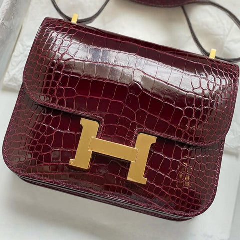 Constance 18 Bordeaux Shiny Alligator